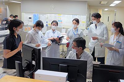 東京慈恵会医科大学附属病院 40名の認定・専門看護師と共に