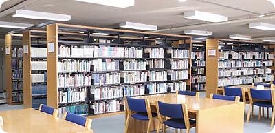 医療法人恒昭会 藍野花園病院 学校図書館の併設