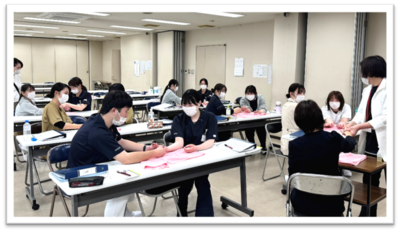 柳原病院 手を用いたケア＆患者さんからの学びを大切に