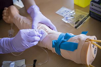 NTT東日本札幌病院 5～6人以下の少数のグループで、集合して研修の機会を！