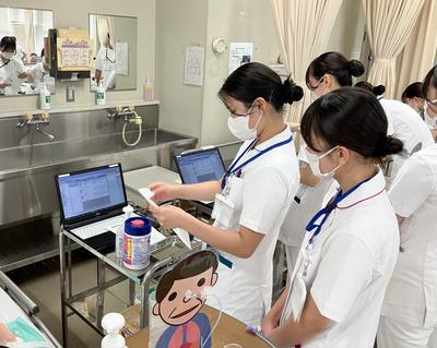 慶應義塾大学病院 研修風景1