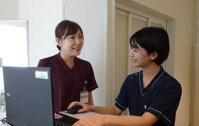 横浜市立市民病院 経験豊富な先輩職員の支えで　安心して働くことができます