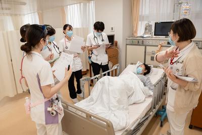 総合病院 聖隷三方原病院 新人看護師研修は1年間かけて段階的に行います。