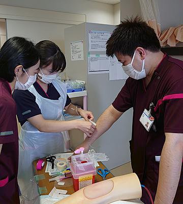 北里大学北里研究所病院 静脈ルート確保演習