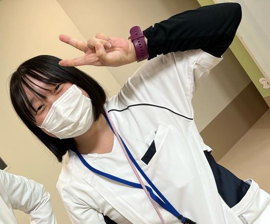 鶴巻温泉病院 H・A（写真は前職での制服姿）さん