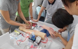 一般社団法人 北海道総合在宅ケア事業団 訪問看護ステーション ステーション内で看護技術の学習会