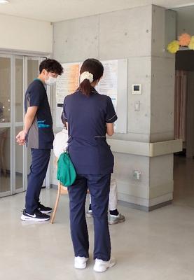 柳原病院 多職種連携～いろんな職種と協力しています～