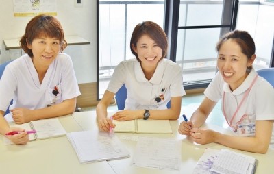 脳神経センター大田記念病院 各フロアに教育専従ナースを配置しています