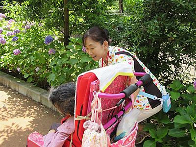 東京都立府中療育センター 生活病棟（女性）の様子