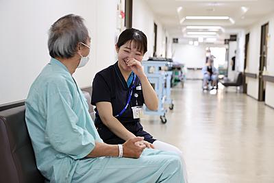 春山記念病院 手術後の患者様の家庭復帰・社会復帰を他職種と共に支えます。チーム力を大切に、リハビリを提供します。