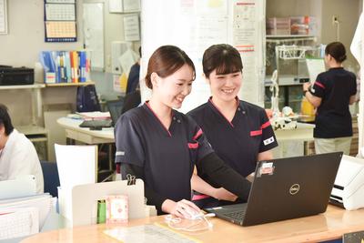 鶴巻温泉病院 プリセプターだけでなく病棟全体でサポート